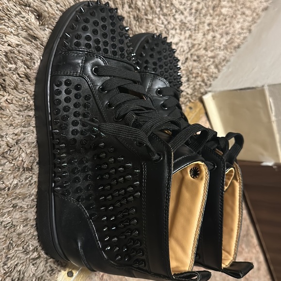 COPY - Red bottoms Christian - Picture 3 of 5